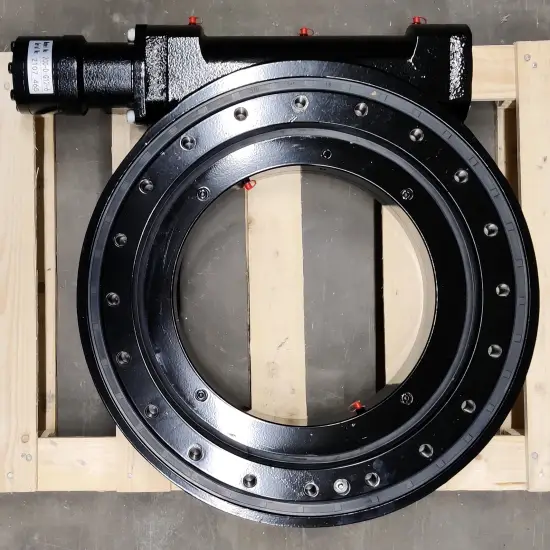 MER17 hydraulic slew drive — bottom view