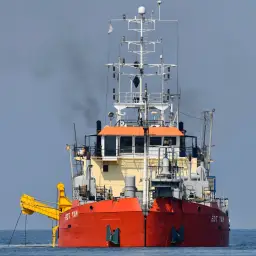 Ship deck equipment